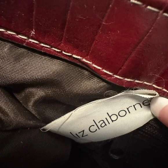 Liz Claiborne Rich Burgundy Vintage Handbag with magnetic closure - Picture 5 of 7